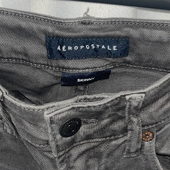 Aeropostale Men’s Charcoal Distressed Skinny Style Jeans - Picture 2 of 8